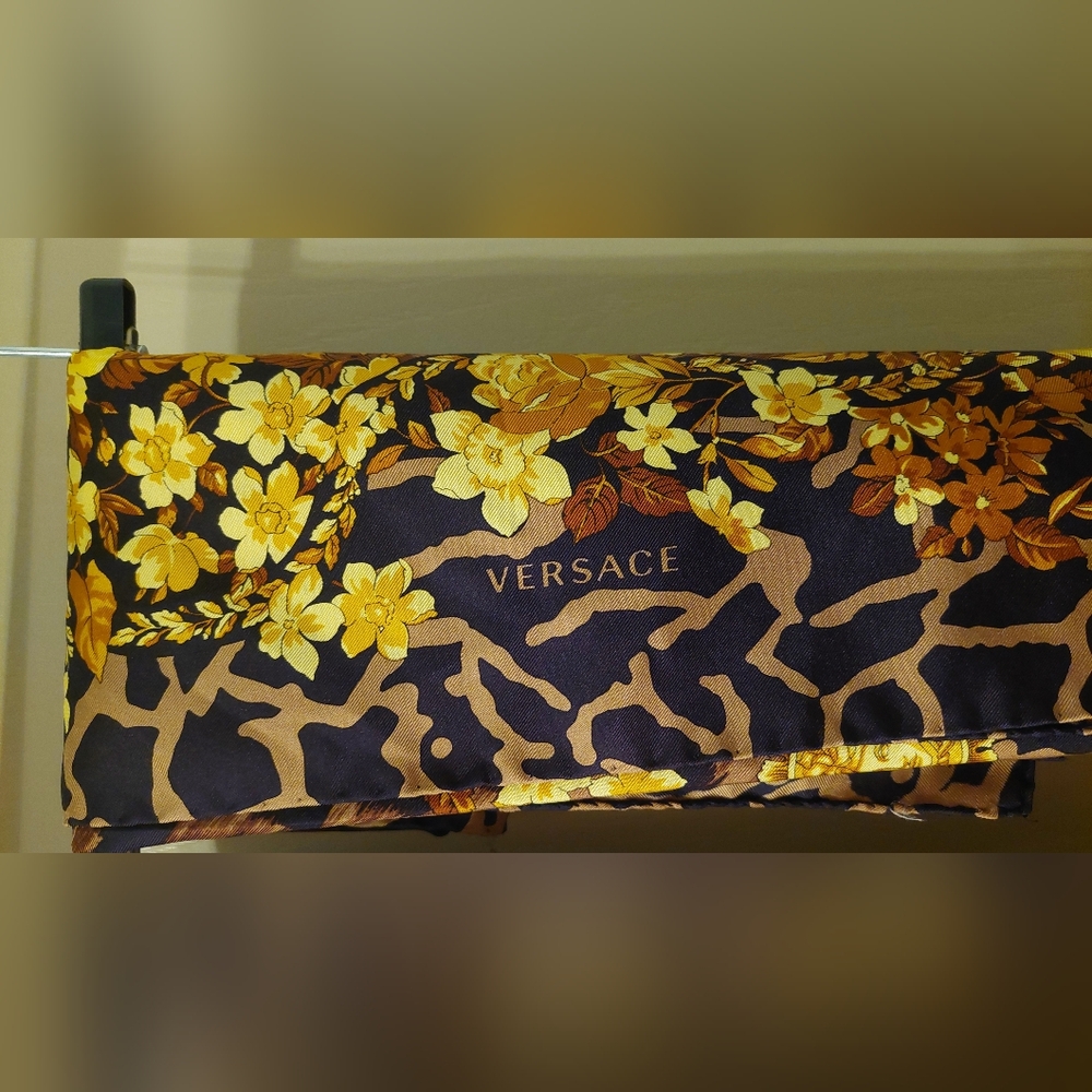 Versace Black Gold Leopard Floral 100% Silk Scarf Square 35"x35"